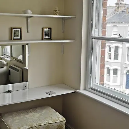 Apartment Flat 12 Sebastian Court - 2 Beds With A Four Poster