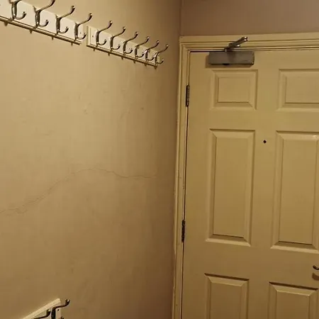 Flat 12 Sebastian Court - 2 Beds With A Four Poster Apartment Scarborough