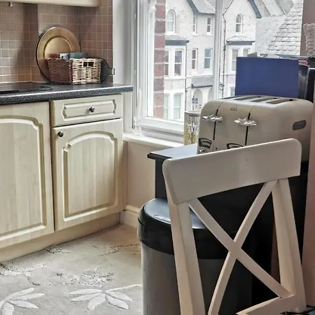 شقة Flat 12 Sebastian Court - 2 Beds With A Four Poster