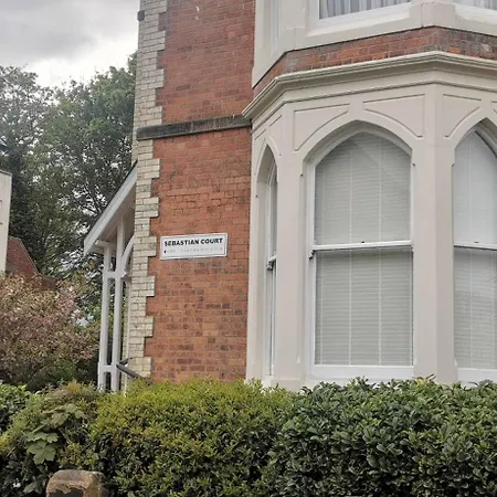 Flat 12 Sebastian Court - 2 Beds With A Four Poster Apartment