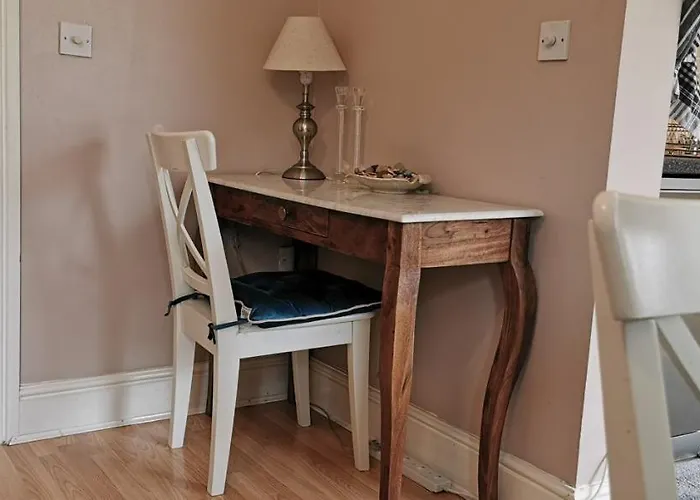 Apartman Flat 12 Sebastian Court - 2 Beds With A Four Poster *