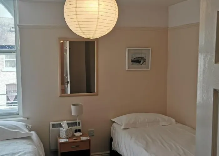 Flat 12 Sebastian Court - 2 Beds With A Four Poster Apartman Scarborough