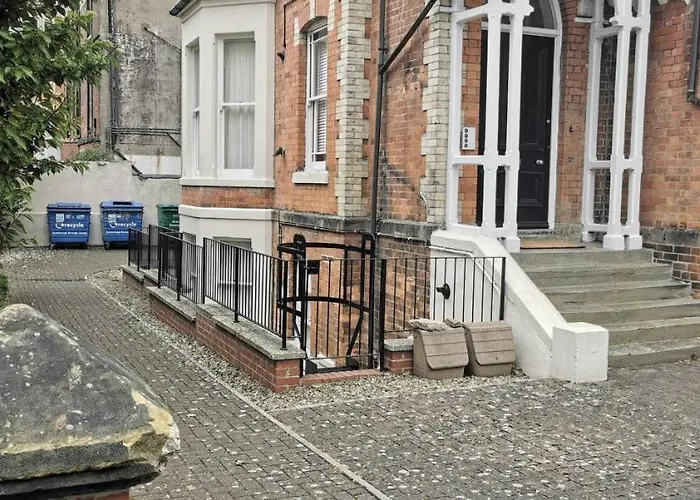 Apartman Flat 12 Sebastian Court - 2 Beds With A Four Poster