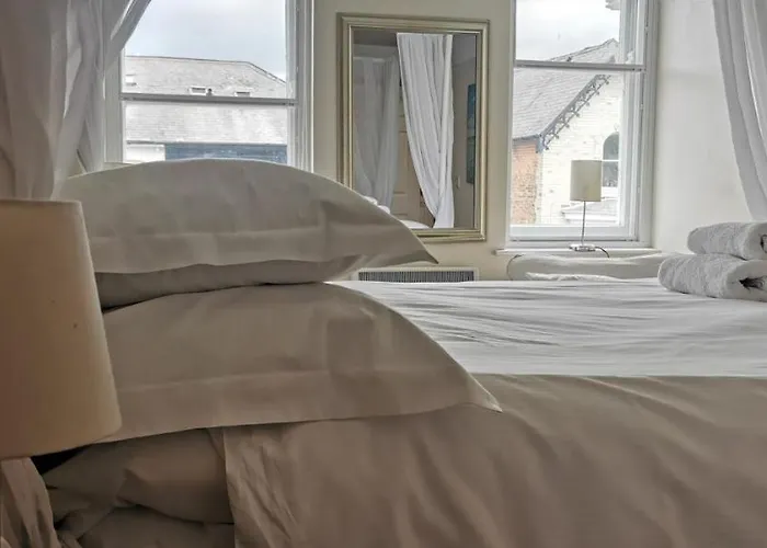 Apartman Flat 12 Sebastian Court - 2 Beds With A Four Poster Scarborough