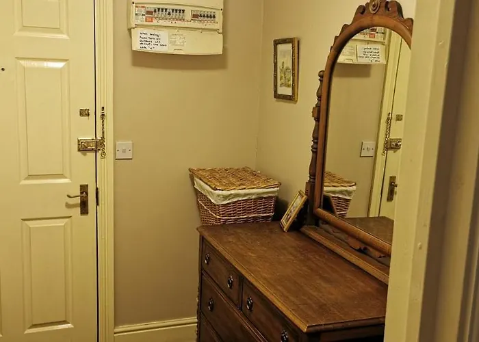 Flat 12 Sebastian Court - 2 Beds With A Four Poster Apartman Scarborough