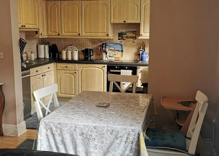 Apartman Flat 12 Sebastian Court - 2 Beds With A Four Poster