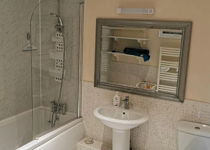 Flat 12 Sebastian Court - 2 Beds With A Four Poster Apartman