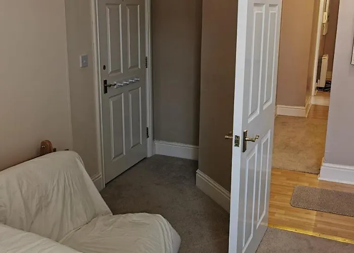 Flat 12 Sebastian Court - 2 Beds With A Four Poster Apartman Scarborough