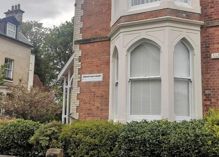 Flat 12 Sebastian Court - 2 Beds With A Four Poster Apartman