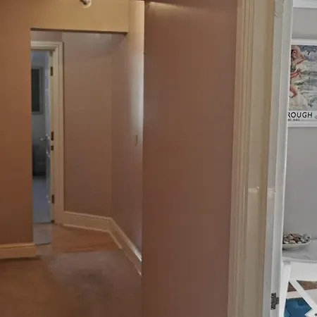 Flat 12 Sebastian Court - 2 Beds With A Four Poster Διαμέρισμα Σκάρμπορο